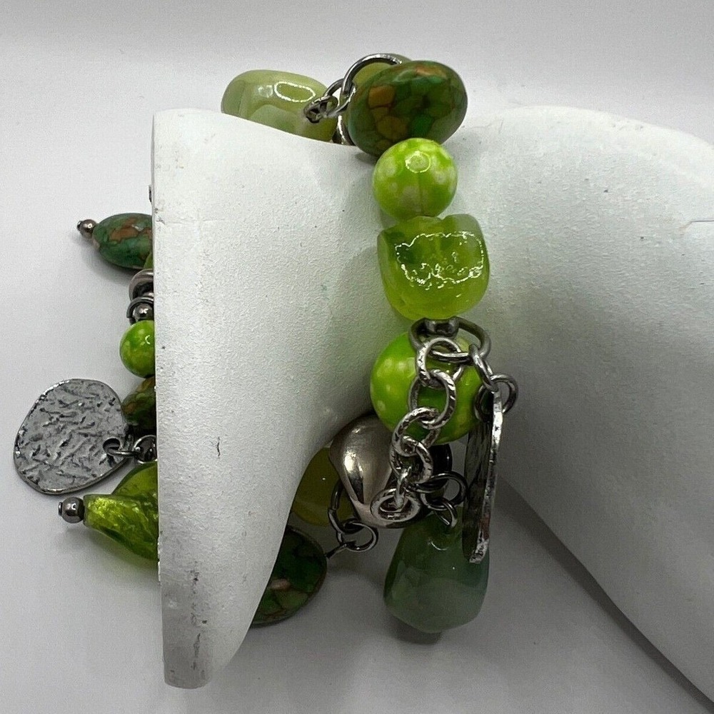 Green Glass‎ and Acrylic Stone Bracelet Silver Tone Beads Charms Stretch